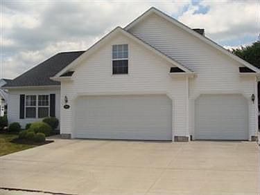 2nd image of 718 Jonquil Ln #69