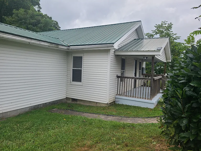 140 Mullens St — Photo 30