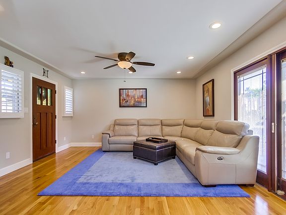 3rd image of 7095 Hillsboro St