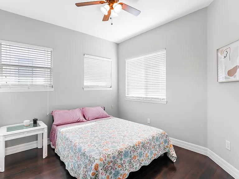 3037 Lunar St — Photo 14