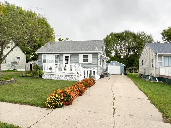 1304 Omaha Ave, Worthington, MN 56187