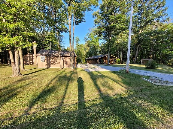 3rd image of 4013 Larch Pl