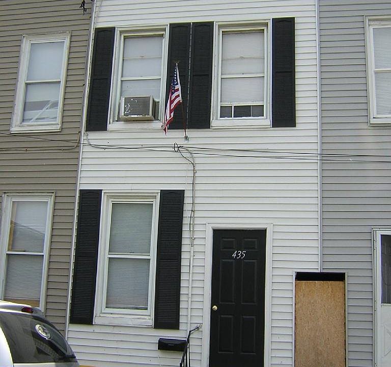 1st image of 435 Freeman St