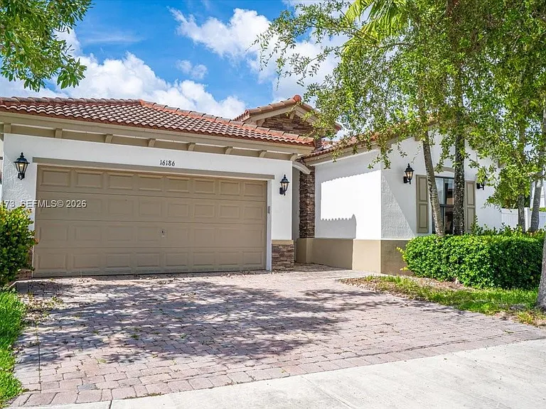16186 SW 65th Ln — Photo 2