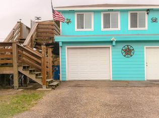 209 S 5th St, Rockport, TX 78382