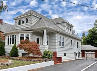 52 Riverside Dr, Suffern, NY 10901