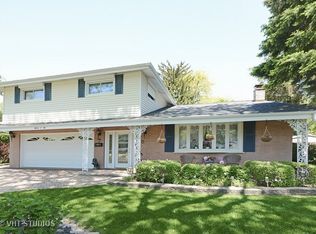 1502 E Ironwood Dr, Mount Prospect, IL