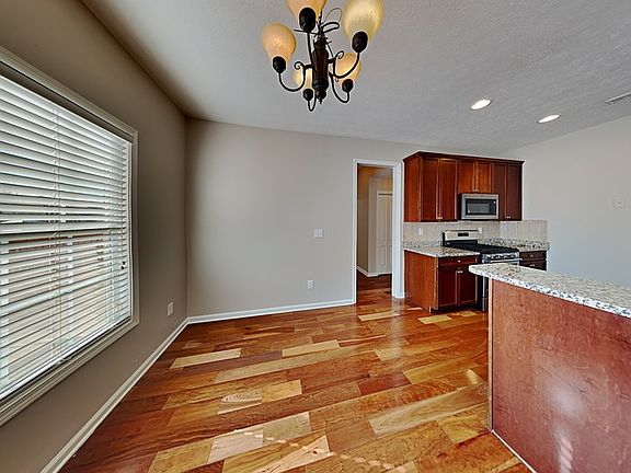 2nd image of 486 Astoria Way