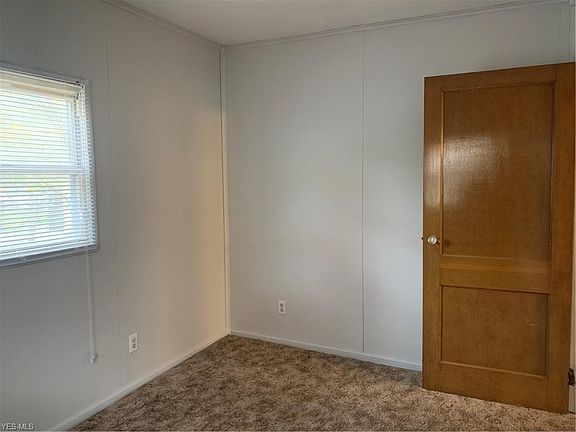 4th image of 2371 E 41st St