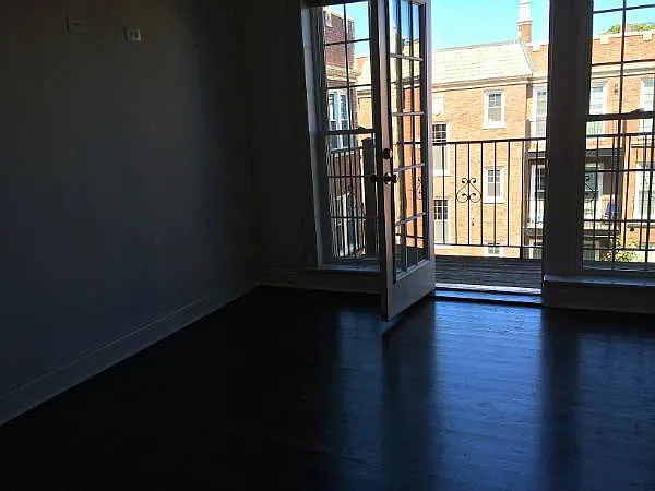 2 bed, 2.0 bath, 1200 sqft, $2,300 — Photo 2