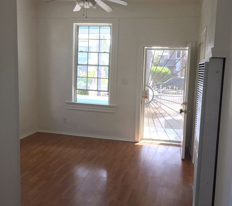 1st image of 327 N Palos Verdes St