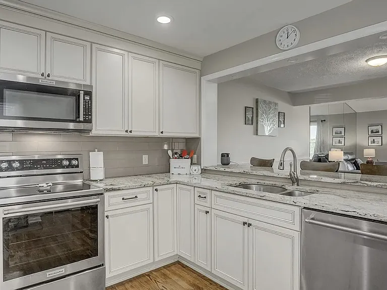 3018 Observatory Hill Ct — Photo 5