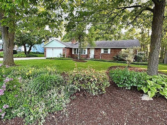 3rd image of 3322 Patio Dr