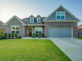 9627 Oaklawn Dr, Mont Belvieu, TX 77523