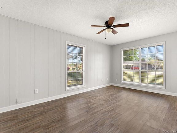 4th image of 1817 Sarah Ln
