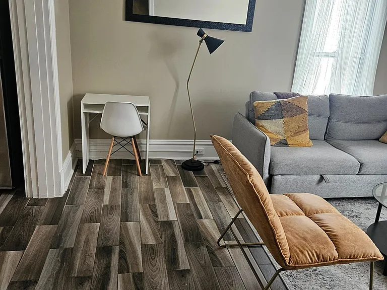 199 Catharine St N #3 — Photo 2