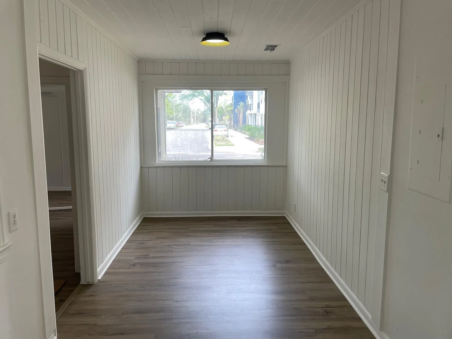 3 bed, 1100 sqft, $1,800 — Photo 1