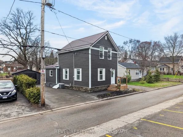 38 Bennett St, Brockville, ON K6V 2V8