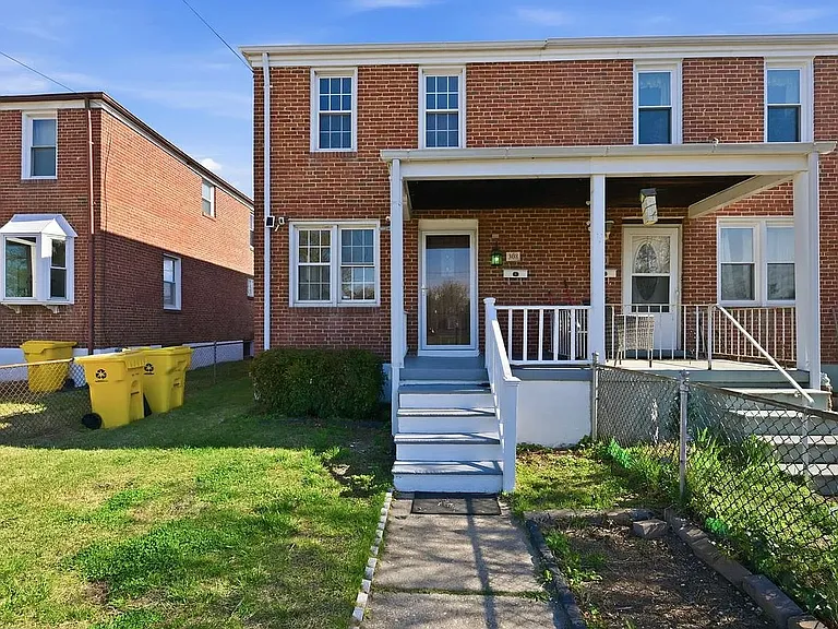 308 Georgia Ave NE — Photo 1
