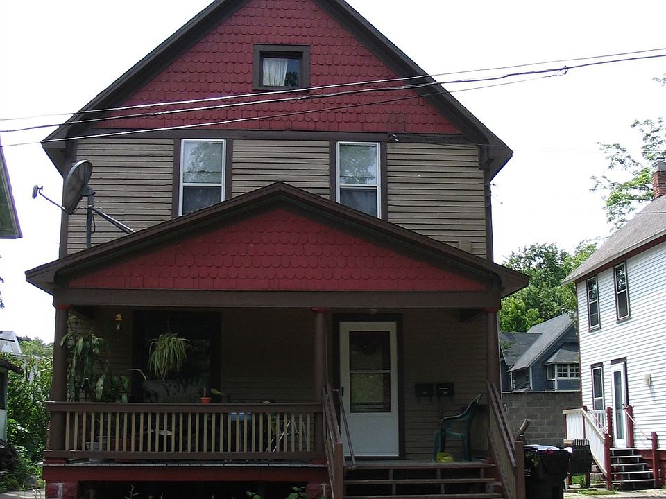 824 Vine Pl