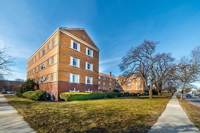 1st image of 1100 N Harlem Ave APT 3D