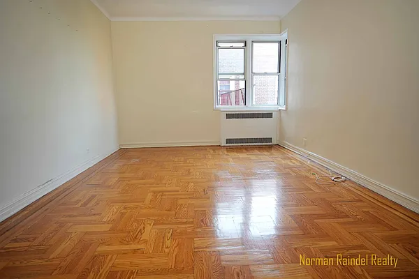 Rented by Norman Raindel, LREB | media 31