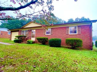 2702 32nd Ave NE, Hickory, NC 28601