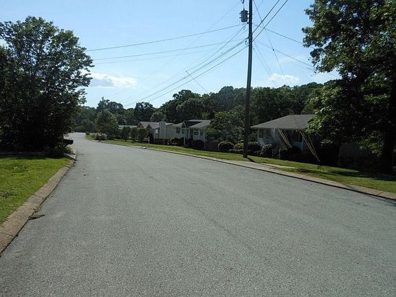 4th image of 4930 Hunter Village Dr