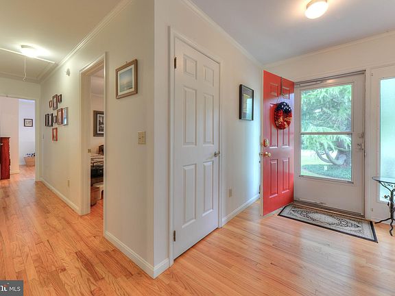 4th image of 31329 Edgewood Dr