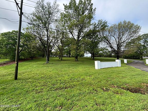 2nd image of 25636 Fir Rd