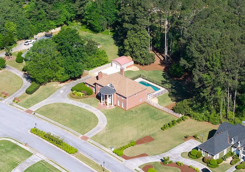 1st image of 130 Victoria Dr