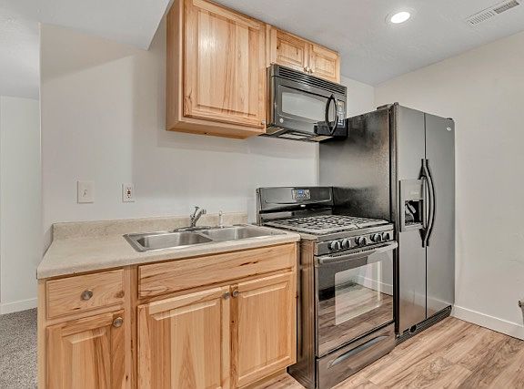 3rd image of 975 E 2125th St N #1