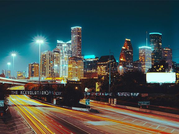 5th image of 7422 Gonzales St