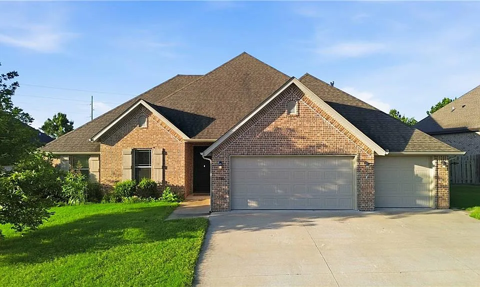 1340 Sweetbriar Cir