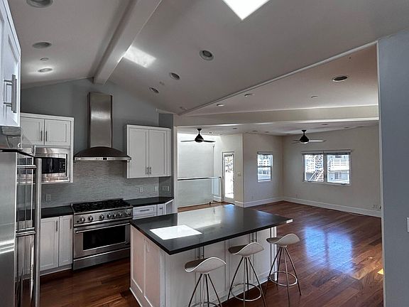 5th image of 1309 Cypress Ave