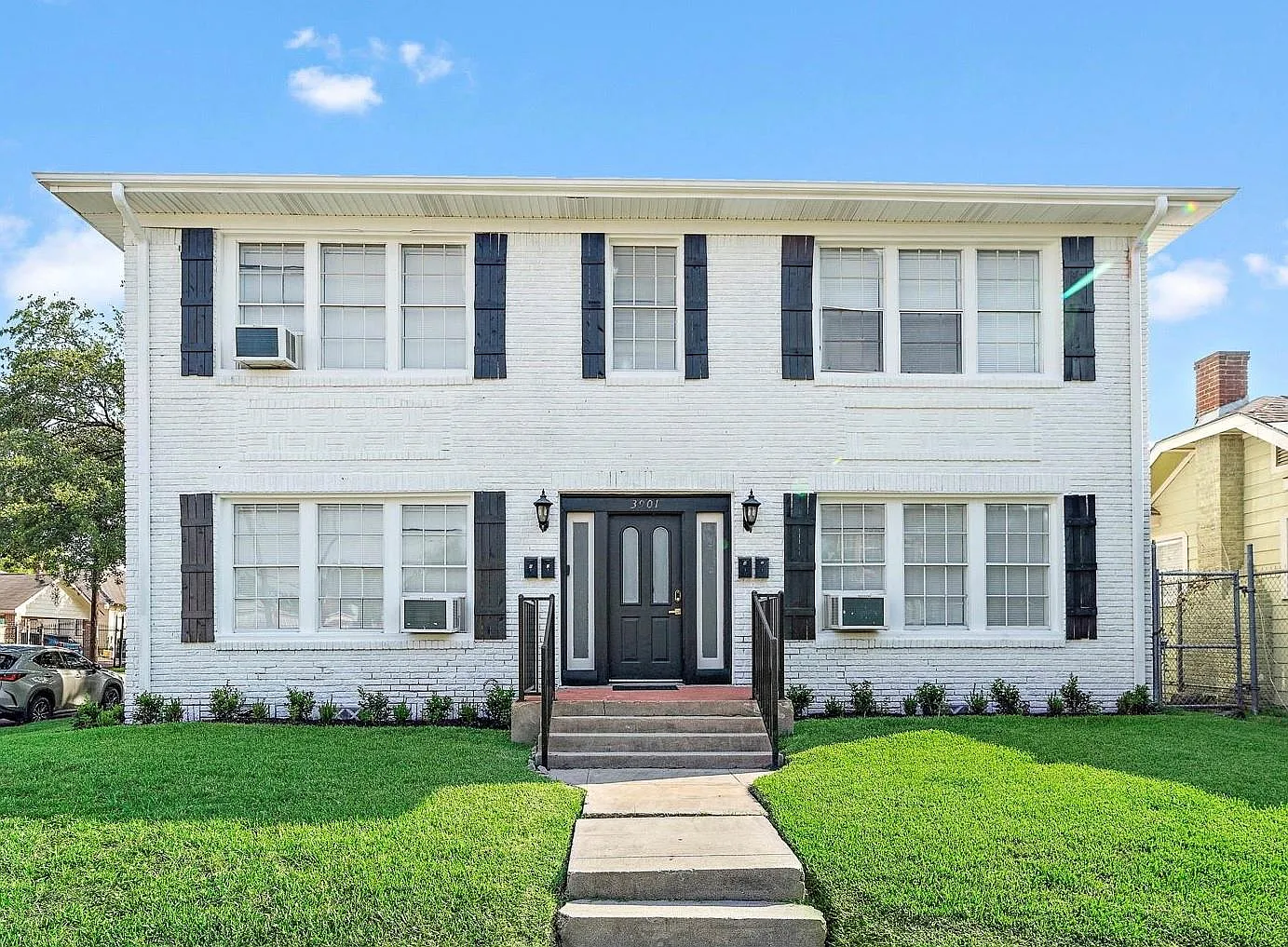 1 bed, 1.0 bath, 690 sqft, $1,300 — Photo 1