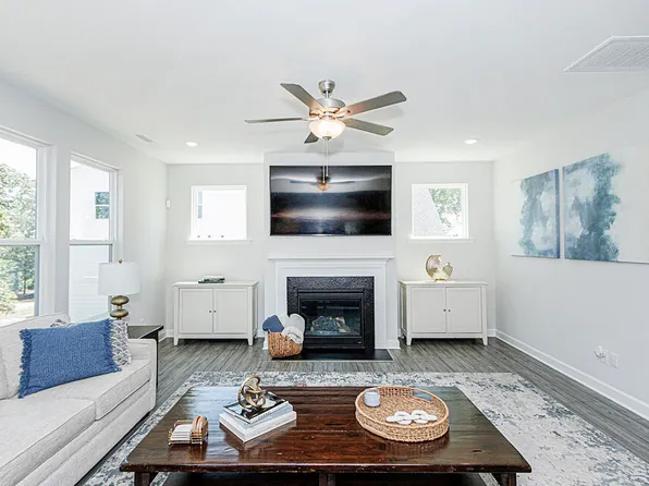 63 Morningside Ln, Angier, NC 27501