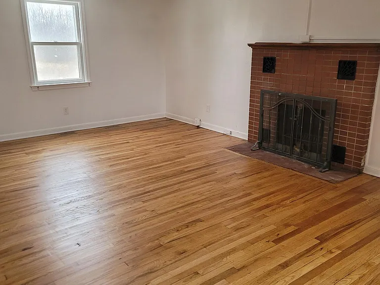 1160 W Hill Rd — Photo 11