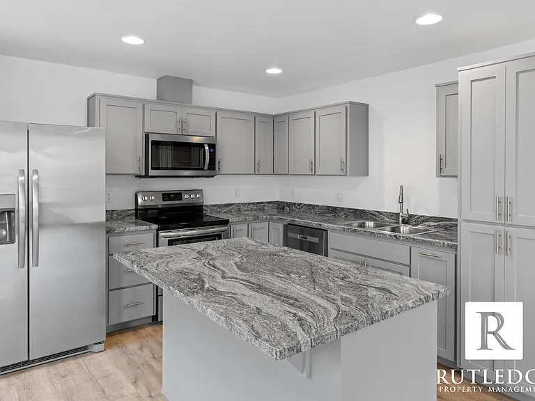 363 Lozier Ln — Photo 4