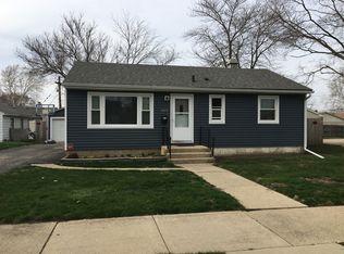 1055 S Pleasure Ct, Aurora, IL 60506