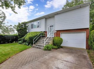 3118 Trinity St, Oceanside, NY 11572