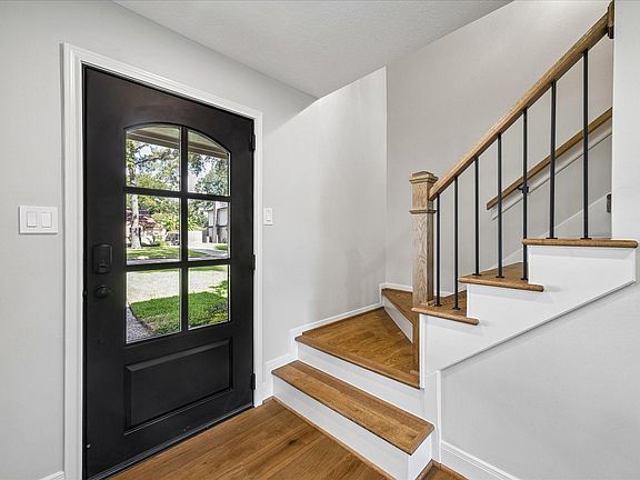 3rd image of 4027 Rolling Terrace Dr