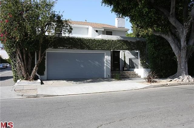 1st image of 8467 Willoughby Ave