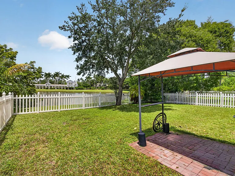 1204 Oakwater Dr — Photo 56