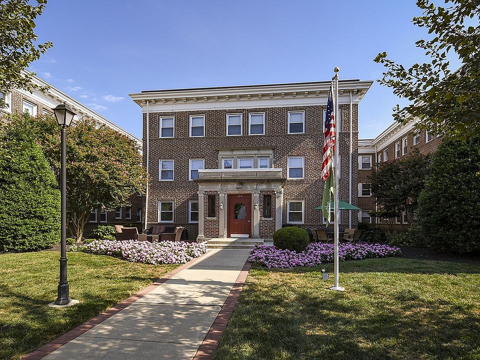 Suburban Court Apartments