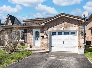 222 Country Ln, Barrie, ON L4N 0W1