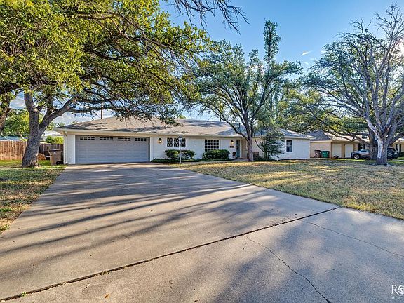 2nd image of 2638 Parkview Dr