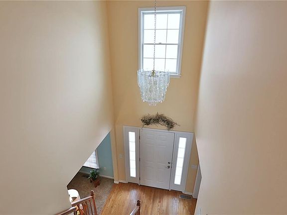 5th image of 214 Pickering St