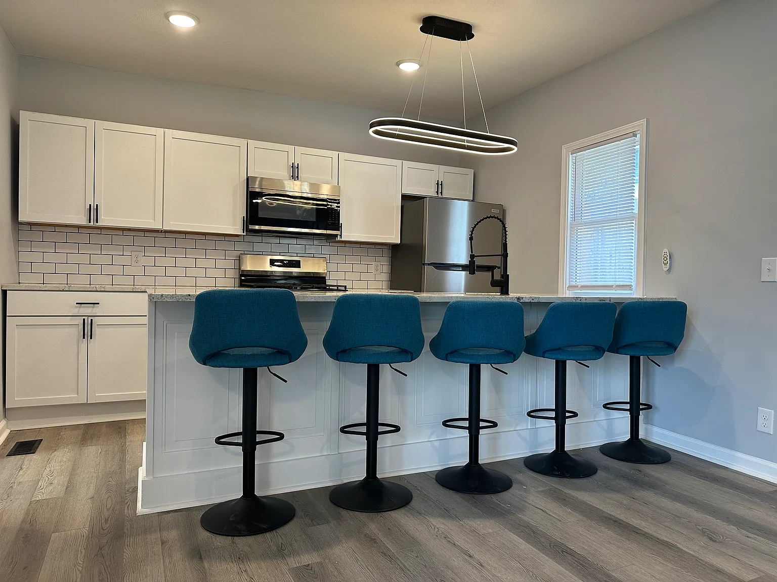 3 bed, 1253 sqft, $1,995 — Photo 3