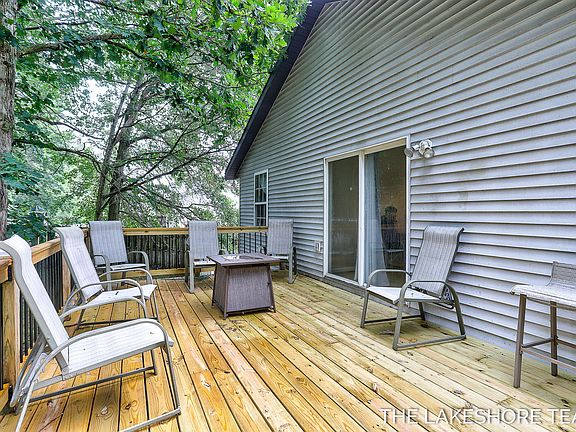 5th image of 297 Felch St